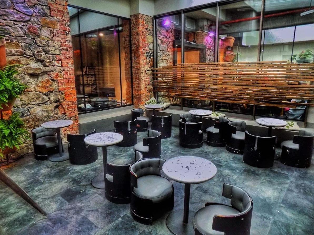 Poshtel Bilbao - Premium Hostel Exterior photo